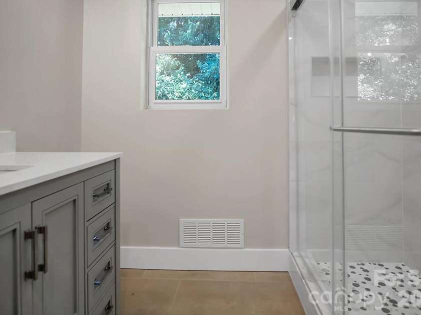 238 Davis Road, Shelby, NC 28152.  MLS# CAR4410048, YatesRealty ID 40758. 