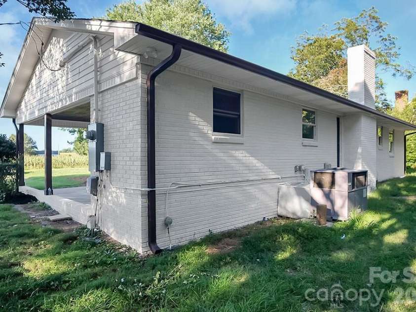 238 Davis Road, Shelby, NC 28152.  MLS# CAR4410048, YatesRealty ID 40758. 