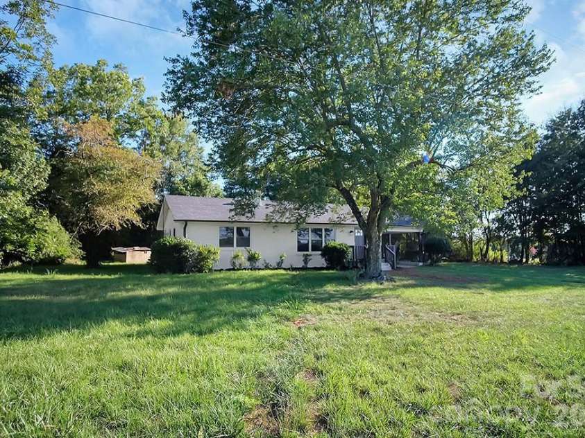 238 Davis Road, Shelby, NC 28152.  MLS# CAR4410048, YatesRealty ID 40758. 