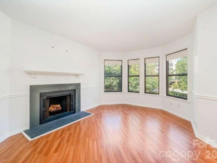 216 Clarkson Street, Charlotte, NC 28202.  MLS# CAR4409478, YatesRealty ID 40759. 