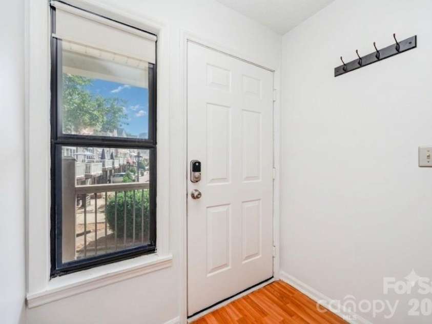 216 Clarkson Street, Charlotte, NC 28202.  MLS# CAR4409478, YatesRealty ID 40759. 