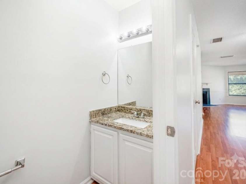 216 Clarkson Street, Charlotte, NC 28202.  MLS# CAR4409478, YatesRealty ID 40759. 