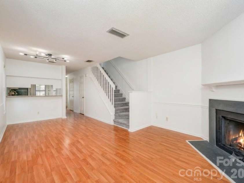216 Clarkson Street, Charlotte, NC 28202.  MLS# CAR4409478, YatesRealty ID 40759. 