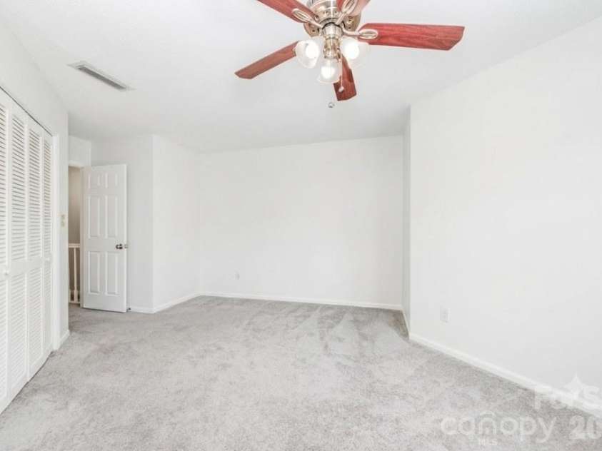 216 Clarkson Street, Charlotte, NC 28202.  MLS# CAR4409478, YatesRealty ID 40759. 