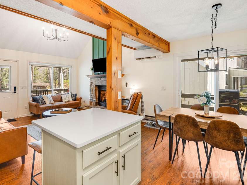 21 Susan Drive, Maggie Valley, NC 28751.  MLS# CAR4241989, YatesRealty ID 4076. Gorgeous new white quartz countertops