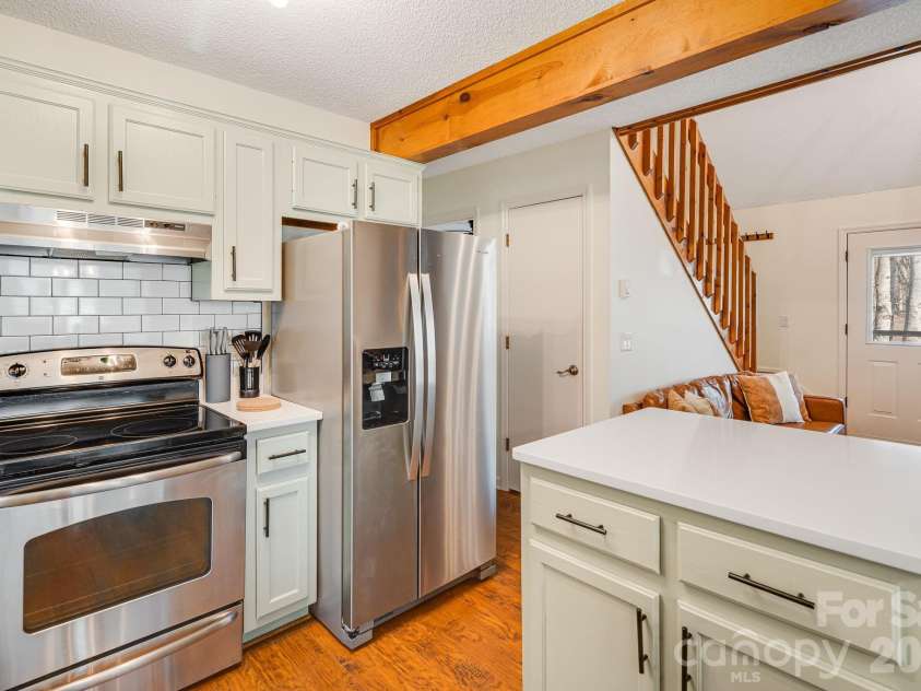 21 Susan Drive, Maggie Valley, NC 28751.  MLS# CAR4241989, YatesRealty ID 4076. Kitchen