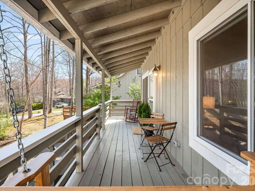 21 Susan Drive, Maggie Valley, NC 28751.  MLS# CAR4241989, YatesRealty ID 4076. Porch Space