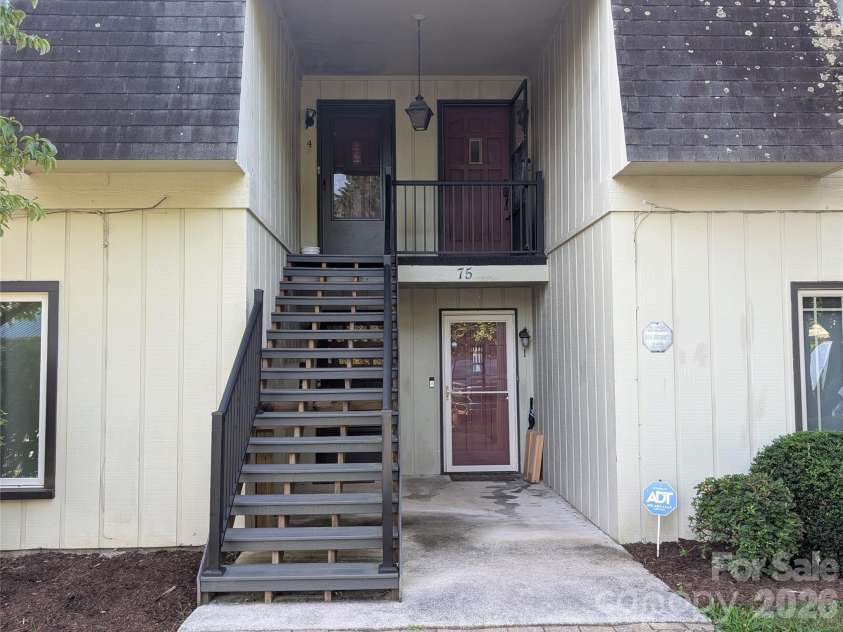 75 Jolly Lane, Hendersonville, NC 28739.  MLS# CAR4409830, YatesRealty ID 40761. 