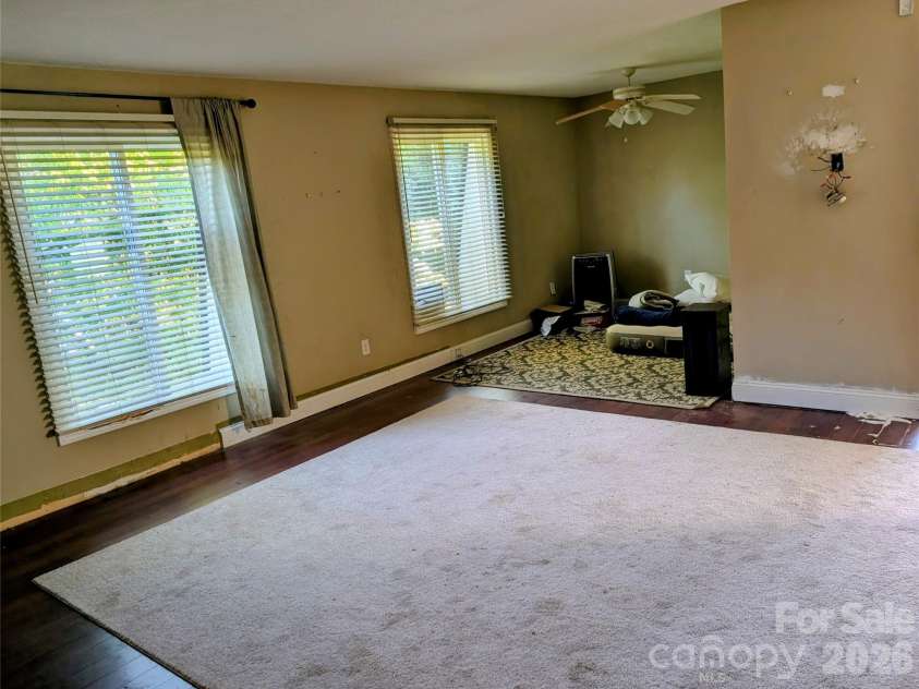 75 Jolly Lane, Hendersonville, NC 28739.  MLS# CAR4409830, YatesRealty ID 40761. 