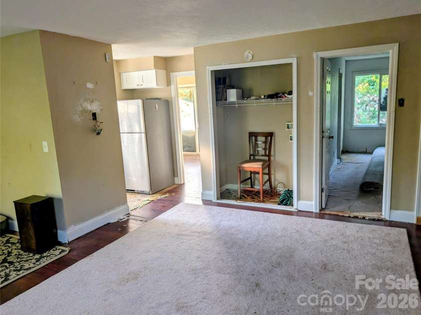 75 Jolly Lane, Hendersonville, NC 28739.  MLS# CAR4409830, YatesRealty ID 40761. 