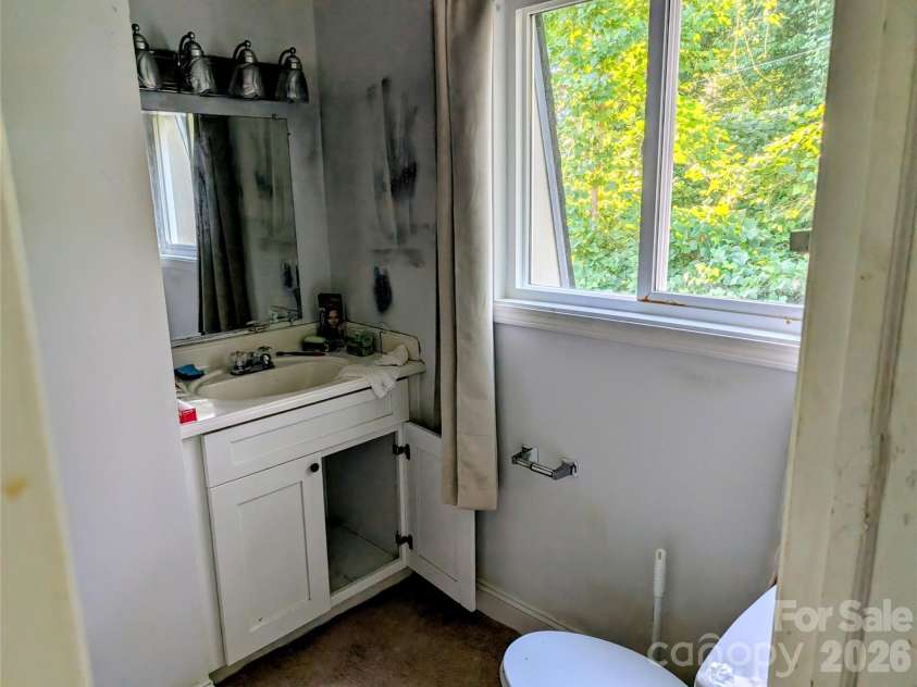 75 Jolly Lane, Hendersonville, NC 28739.  MLS# CAR4409830, YatesRealty ID 40761. 