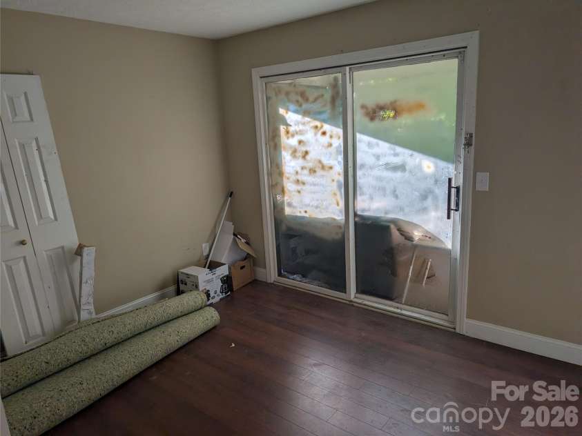75 Jolly Lane, Hendersonville, NC 28739.  MLS# CAR4409830, YatesRealty ID 40761. 