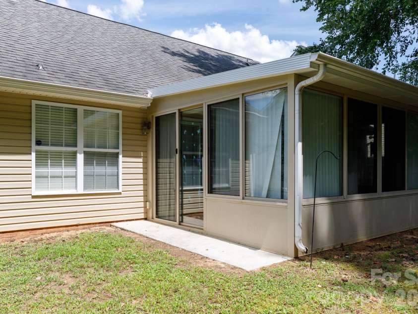 138 Pheasant Ridge Circle, York, SC 29745.  MLS# CAR4410268, YatesRealty ID 40763. 