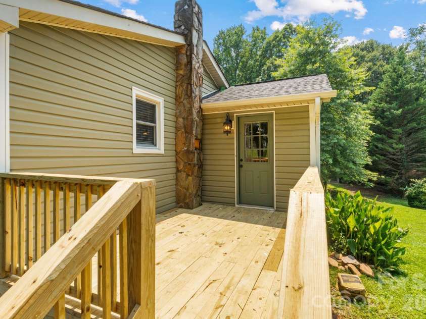 232 New Hope Way, Marion, NC 28752.  MLS# CAR4409290, YatesRealty ID 40767. 
