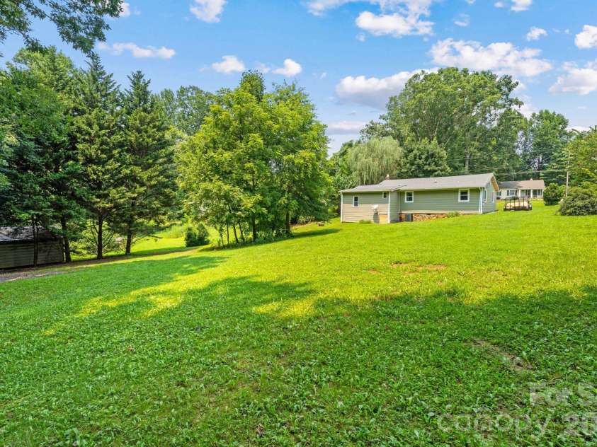 232 New Hope Way, Marion, NC 28752.  MLS# CAR4409290, YatesRealty ID 40767. 