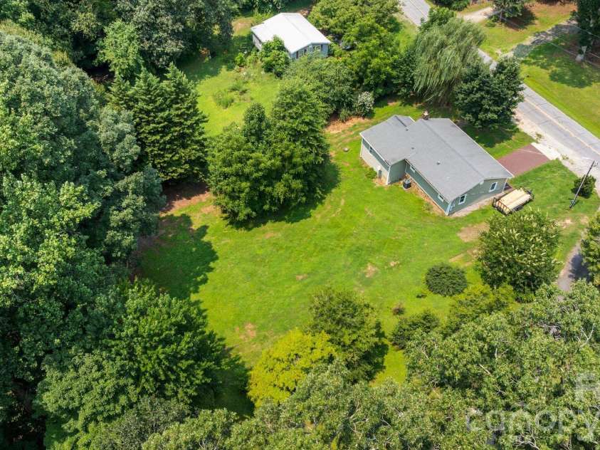 232 New Hope Way, Marion, NC 28752.  MLS# CAR4409290, YatesRealty ID 40767. 