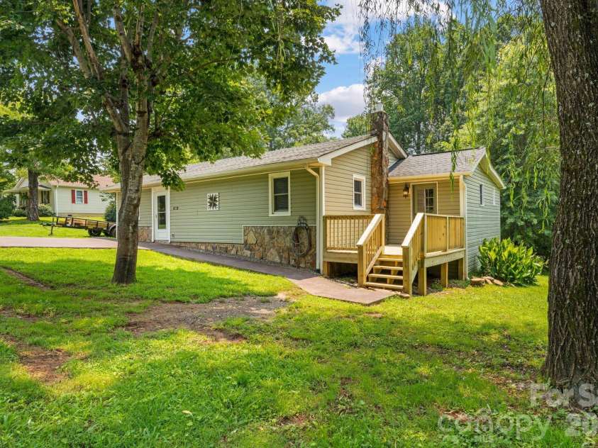 232 New Hope Way, Marion, NC 28752.  MLS# CAR4409290, YatesRealty ID 40767. 
