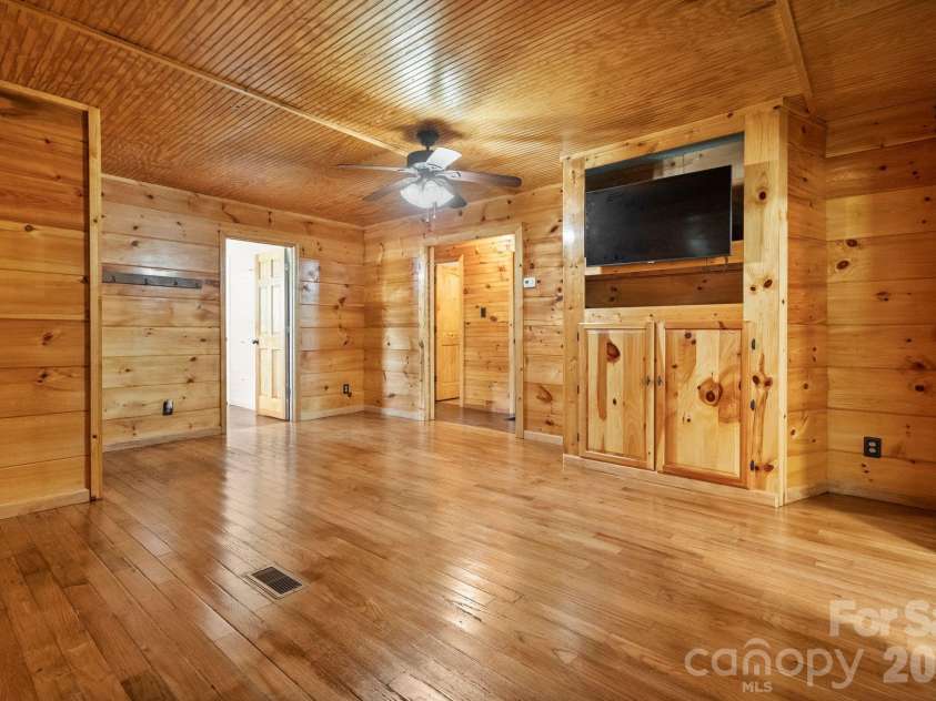 232 New Hope Way, Marion, NC 28752.  MLS# CAR4409290, YatesRealty ID 40767. 