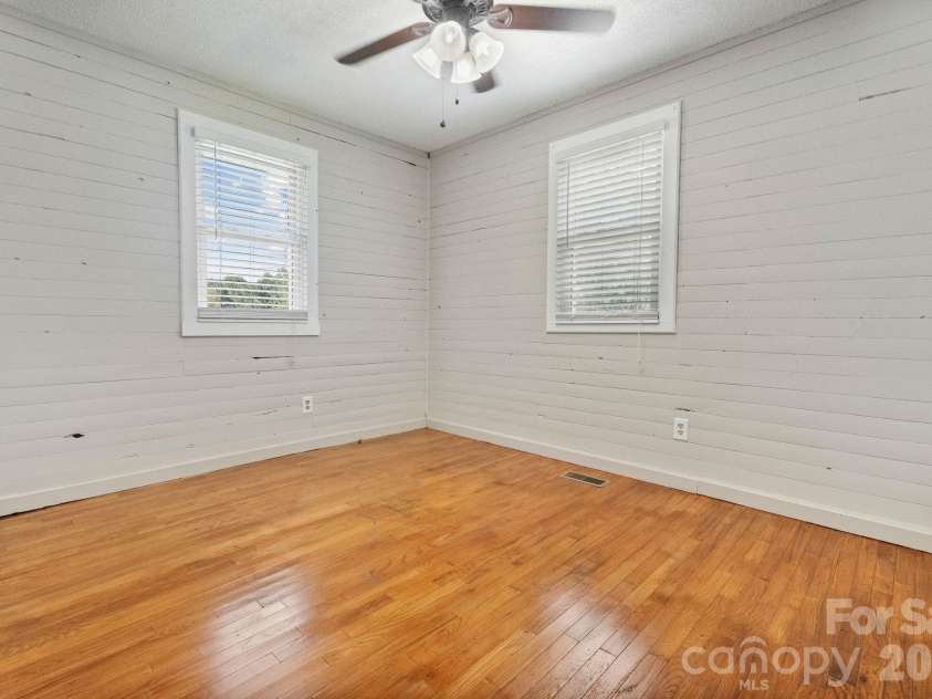 232 New Hope Way, Marion, NC 28752.  MLS# CAR4409290, YatesRealty ID 40767. 