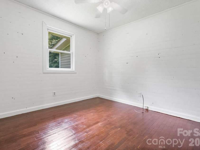 232 New Hope Way, Marion, NC 28752.  MLS# CAR4409290, YatesRealty ID 40767. 