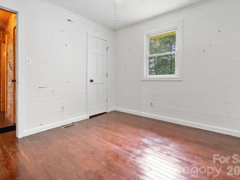 232 New Hope Way, Marion, NC 28752.  MLS# CAR4409290, YatesRealty ID 40767. 