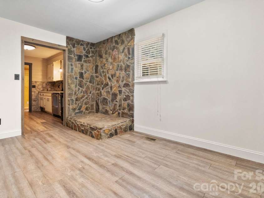 232 New Hope Way, Marion, NC 28752.  MLS# CAR4409290, YatesRealty ID 40767. 