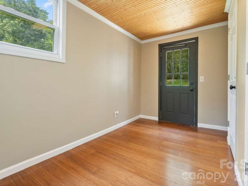 232 New Hope Way, Marion, NC 28752.  MLS# CAR4409290, YatesRealty ID 40767. 
