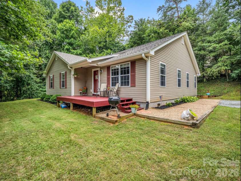 18 Buckle Ridge, Weaverville, NC 28787.  MLS# CAR4409607, YatesRealty ID 40769. 