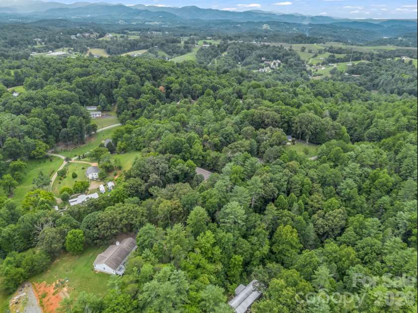 18 Buckle Ridge, Weaverville, NC 28787.  MLS# CAR4409607, YatesRealty ID 40769. 