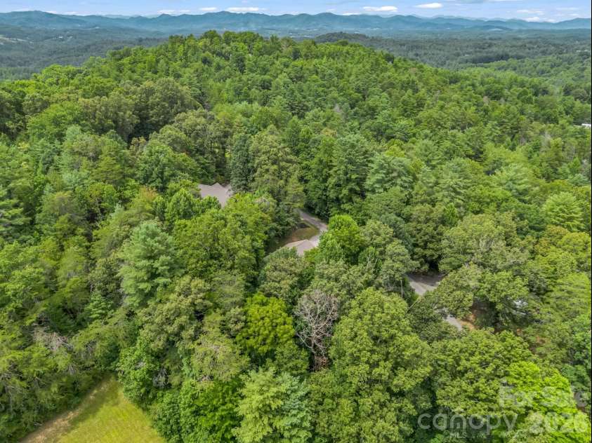 18 Buckle Ridge, Weaverville, NC 28787.  MLS# CAR4409607, YatesRealty ID 40769. 