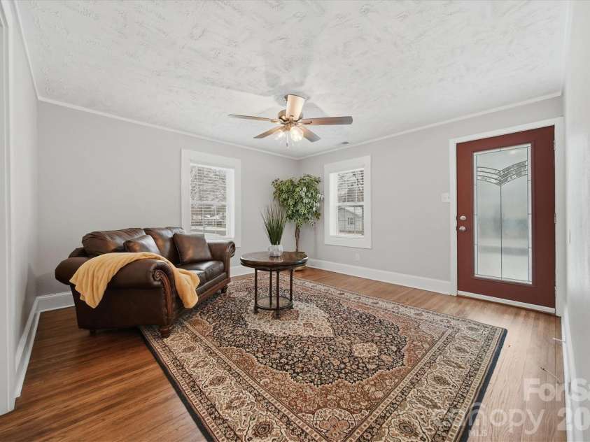 3410 25th Avenue, Hickory, NC 28601.  MLS# CAR4344048, YatesRealty ID 4077. 