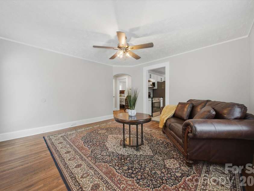 3410 25th Avenue, Hickory, NC 28601.  MLS# CAR4344048, YatesRealty ID 4077. 