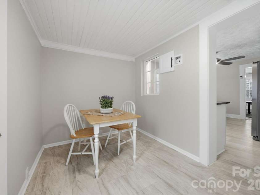 3410 25th Avenue, Hickory, NC 28601.  MLS# CAR4344048, YatesRealty ID 4077. 