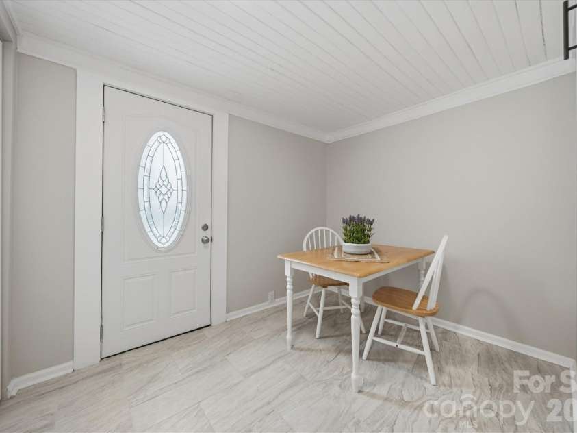 3410 25th Avenue, Hickory, NC 28601.  MLS# CAR4344048, YatesRealty ID 4077. 