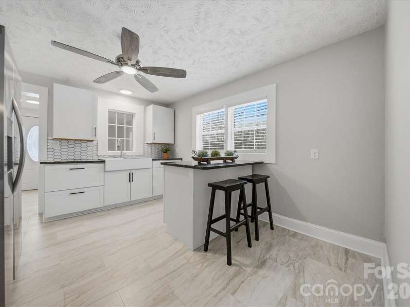 3410 25th Avenue, Hickory, NC 28601.  MLS# CAR4344048, YatesRealty ID 4077. 