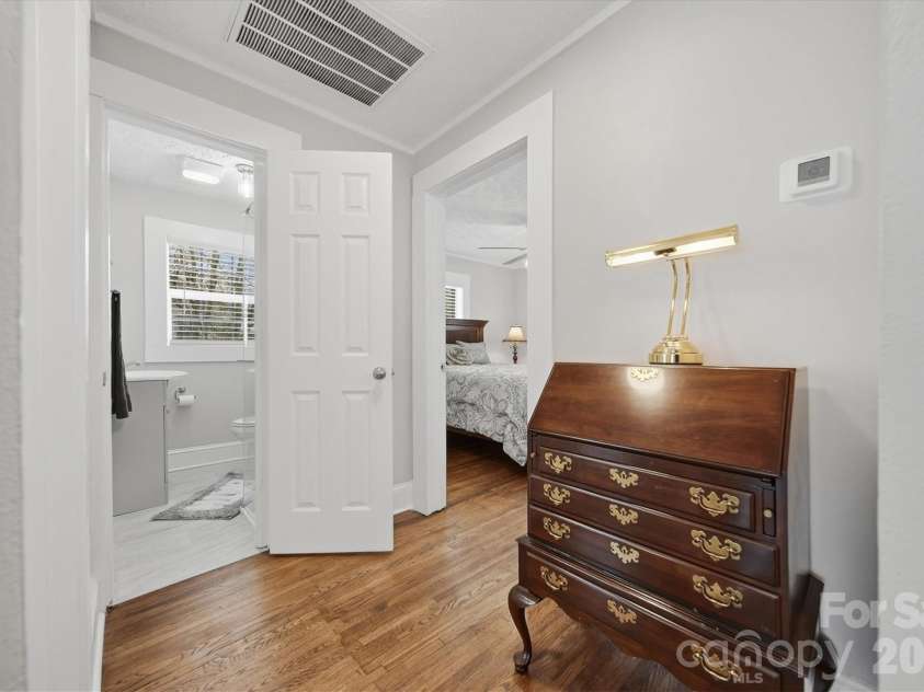 3410 25th Avenue, Hickory, NC 28601.  MLS# CAR4344048, YatesRealty ID 4077. 