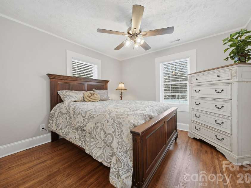 3410 25th Avenue, Hickory, NC 28601.  MLS# CAR4344048, YatesRealty ID 4077. 