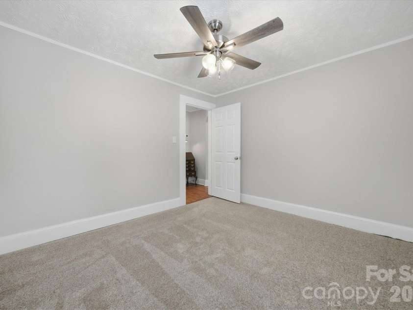 3410 25th Avenue, Hickory, NC 28601.  MLS# CAR4344048, YatesRealty ID 4077. 