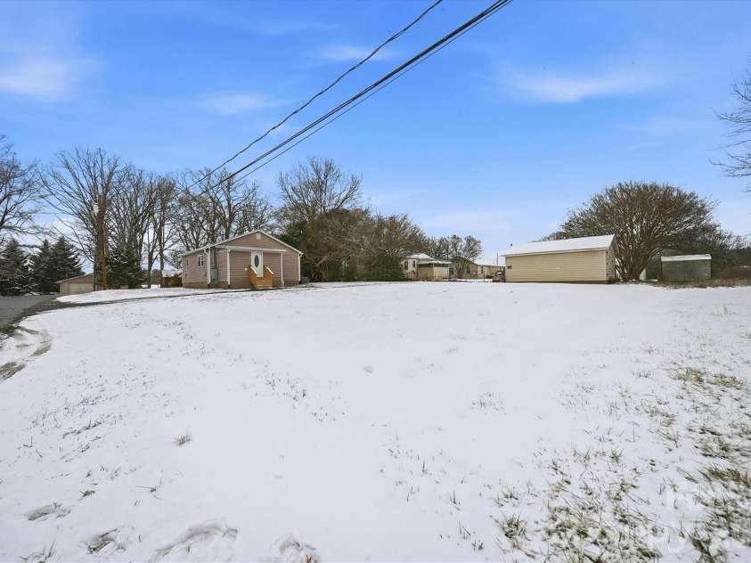 3410 25th Avenue, Hickory, NC 28601.  MLS# CAR4344048, YatesRealty ID 4077. 