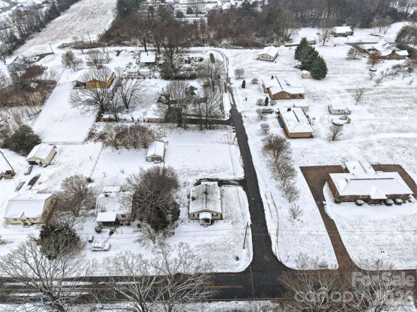 3410 25th Avenue, Hickory, NC 28601.  MLS# CAR4344048, YatesRealty ID 4077. 