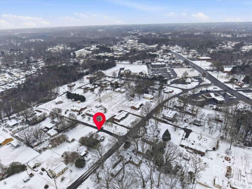 3410 25th Avenue, Hickory, NC 28601.  MLS# CAR4344048, YatesRealty ID 4077. 