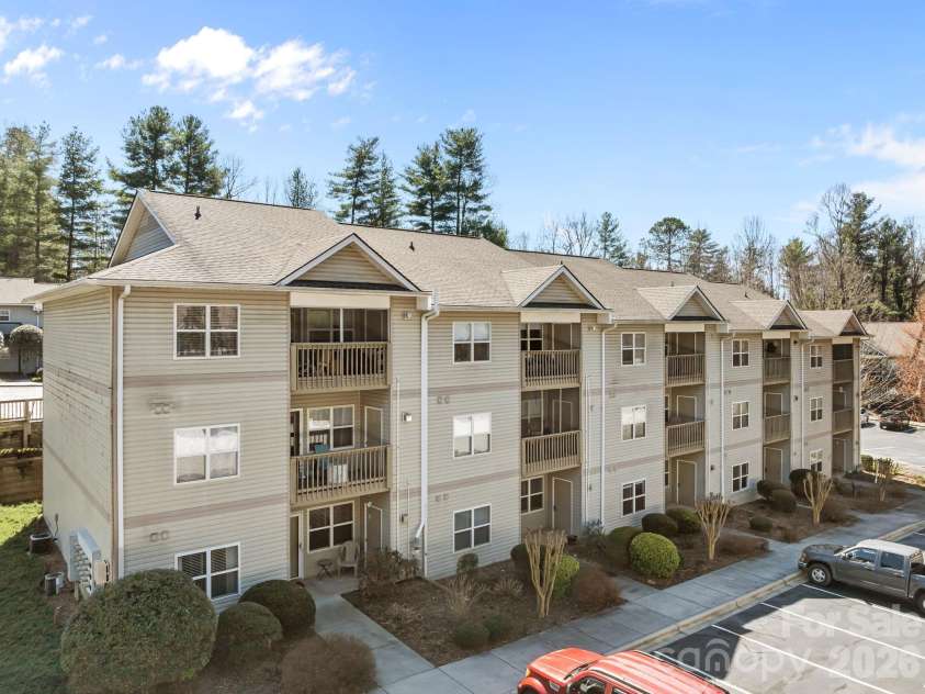 704 Carlyle Way, Asheville, NC 28803.  MLS# CAR4353241, YatesRealty ID 4077. 