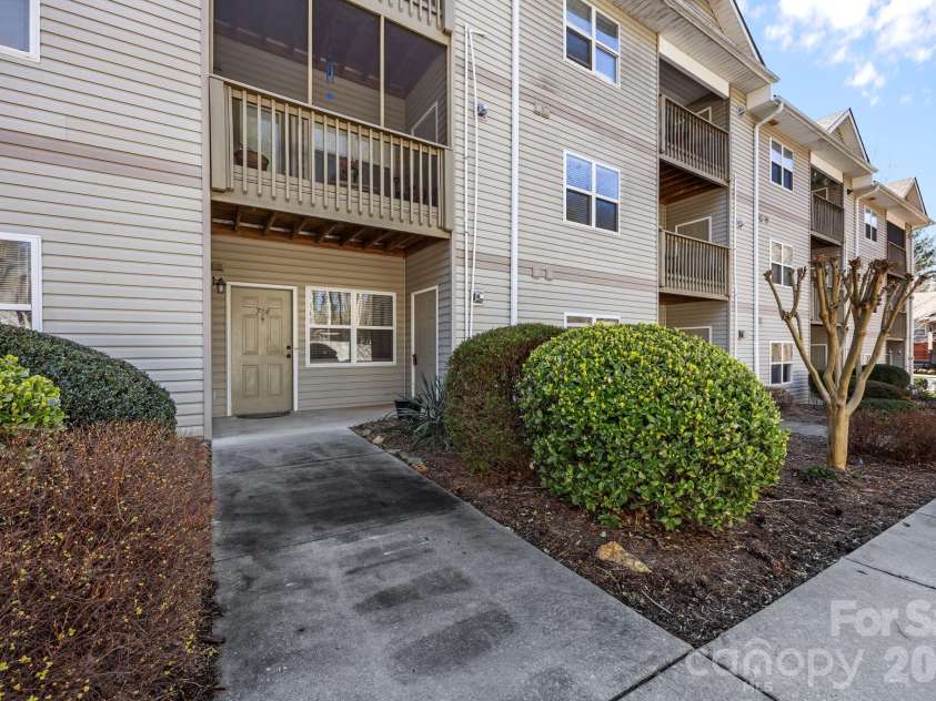 704 Carlyle Way, Asheville, NC 28803.  MLS# CAR4353241, YatesRealty ID 4077. 