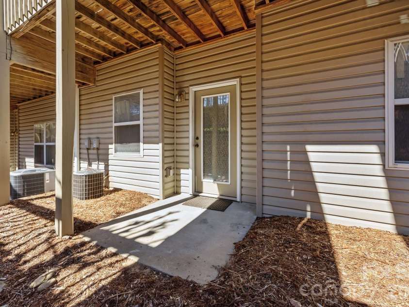 704 Carlyle Way, Asheville, NC 28803.  MLS# CAR4353241, YatesRealty ID 4077. 