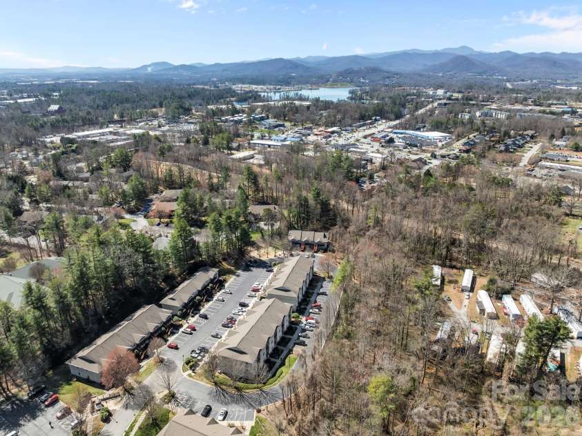 704 Carlyle Way, Asheville, NC 28803.  MLS# CAR4353241, YatesRealty ID 4077. 