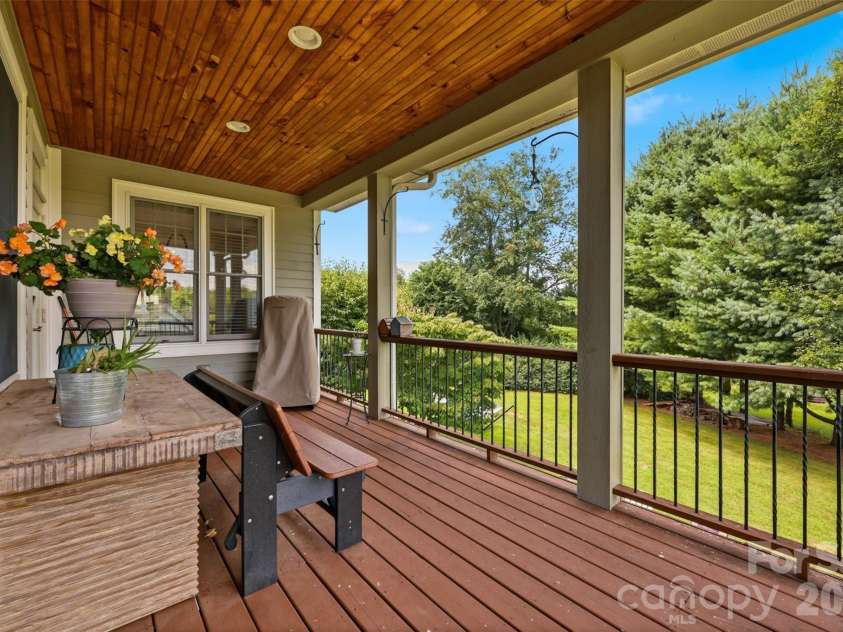 292 Charter Ridge, Jefferson, NC 28640.  MLS# CAR4410059, YatesRealty ID 40779. 