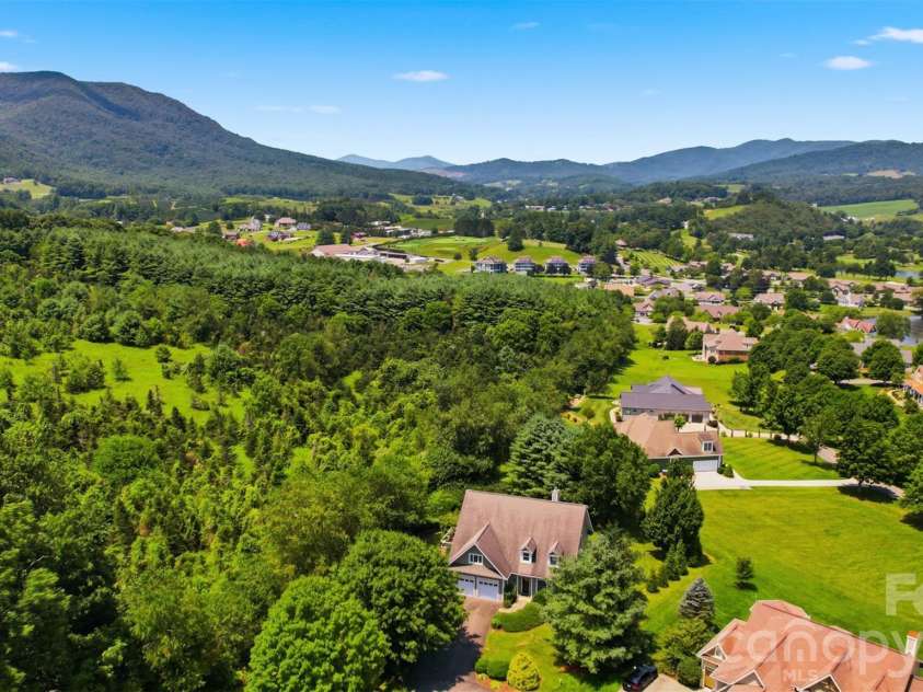 292 Charter Ridge, Jefferson, NC 28640.  MLS# CAR4410059, YatesRealty ID 40779. 