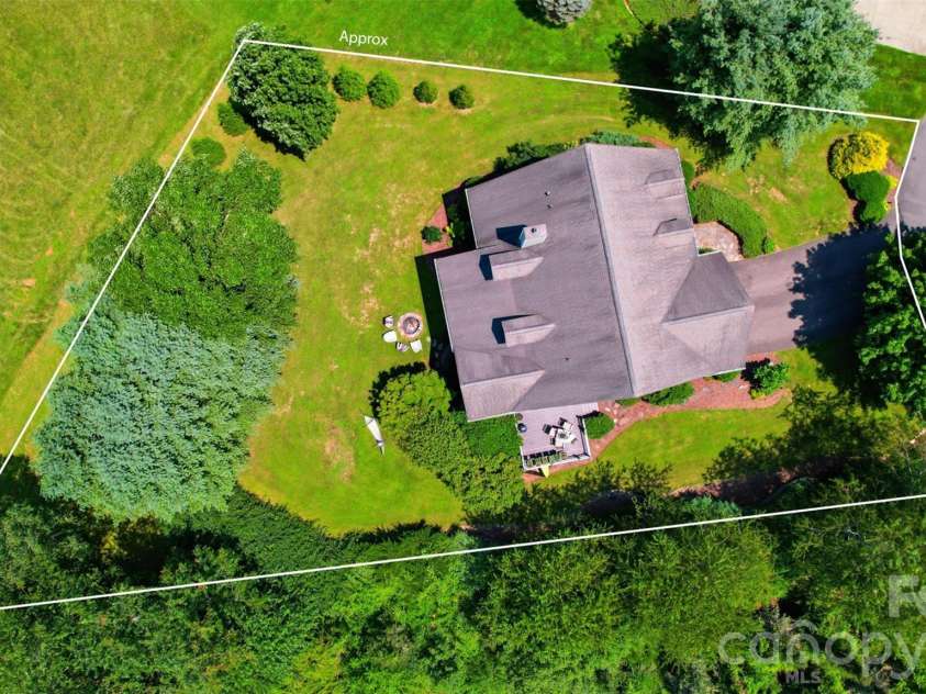 292 Charter Ridge, Jefferson, NC 28640.  MLS# CAR4410059, YatesRealty ID 40779. 