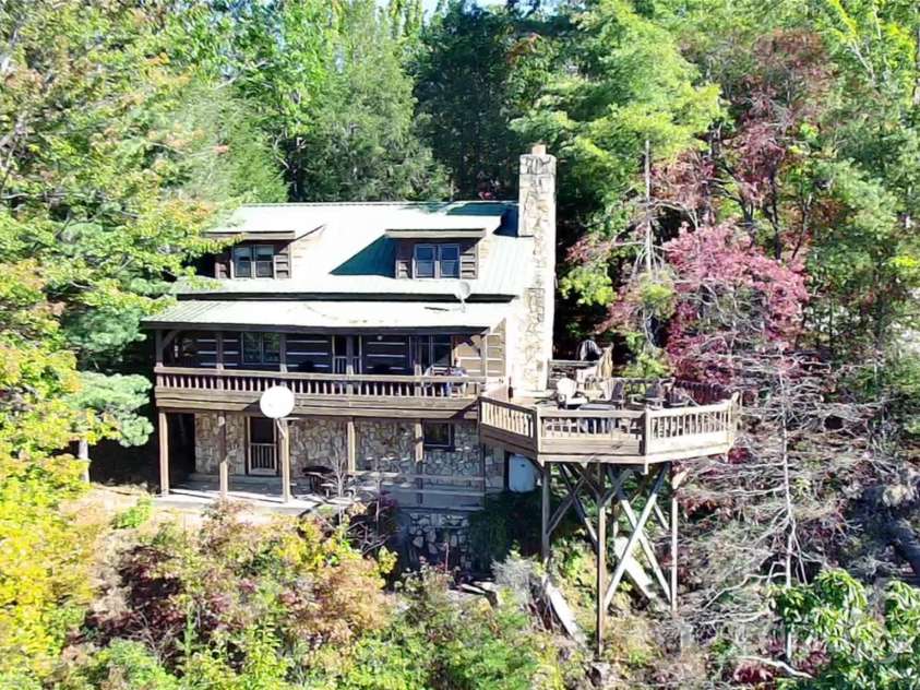 452 Wilderness Drive, Marion, NC 28752.  MLS# CAR4315680, YatesRealty ID 4078. 