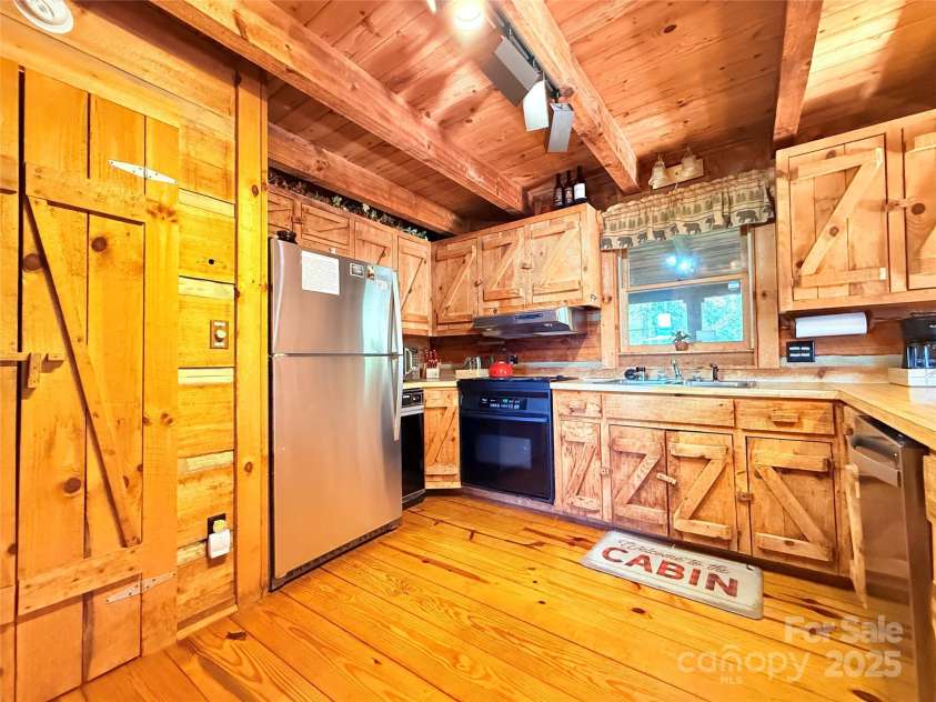 452 Wilderness Drive, Marion, NC 28752.  MLS# CAR4315680, YatesRealty ID 4078. 